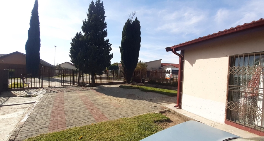 3 Bedroom Property for Sale in Botshabelo Free State